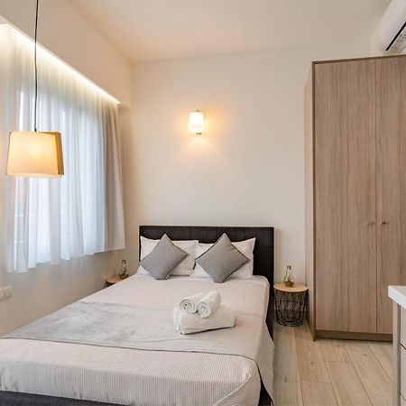 White & Gray Apartment Rethymno  Bagian luar foto