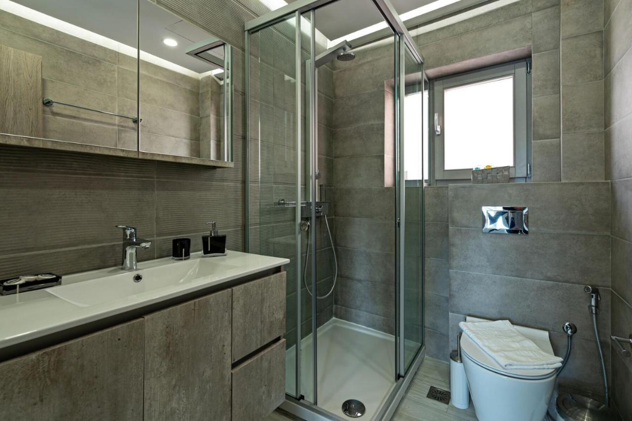 White & Gray Apartment Rethymno  Bagian luar foto