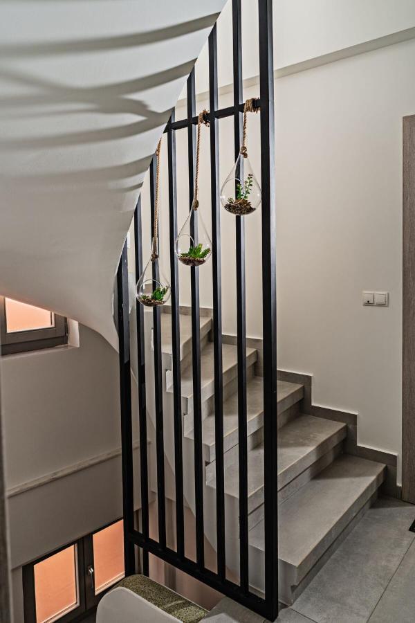 White & Gray Apartment Rethymno  Bagian luar foto