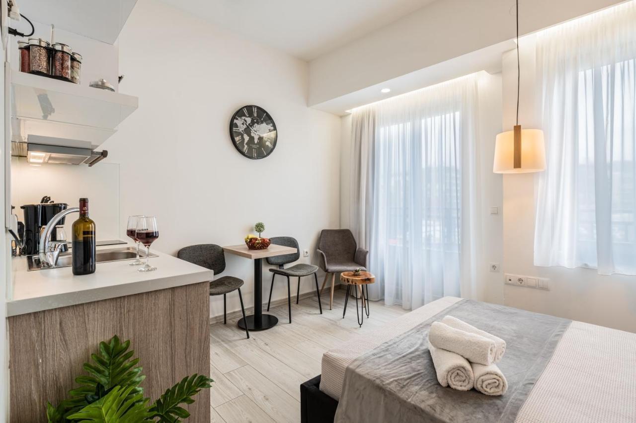 White & Gray Apartment Rethymno  Bagian luar foto
