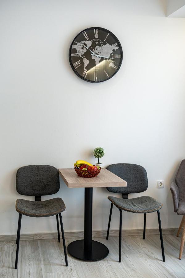 White & Gray Apartment Rethymno  Bagian luar foto